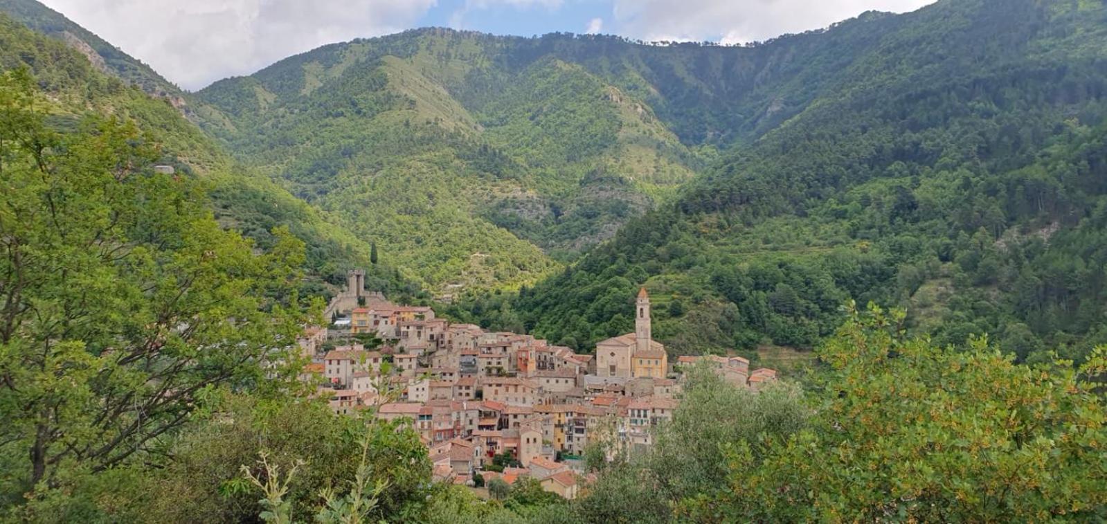 La Tiniera A Luceram - Maison Renovee 2023- Terrasse - Wifi - Village Des Creches ภายนอก รูปภาพ